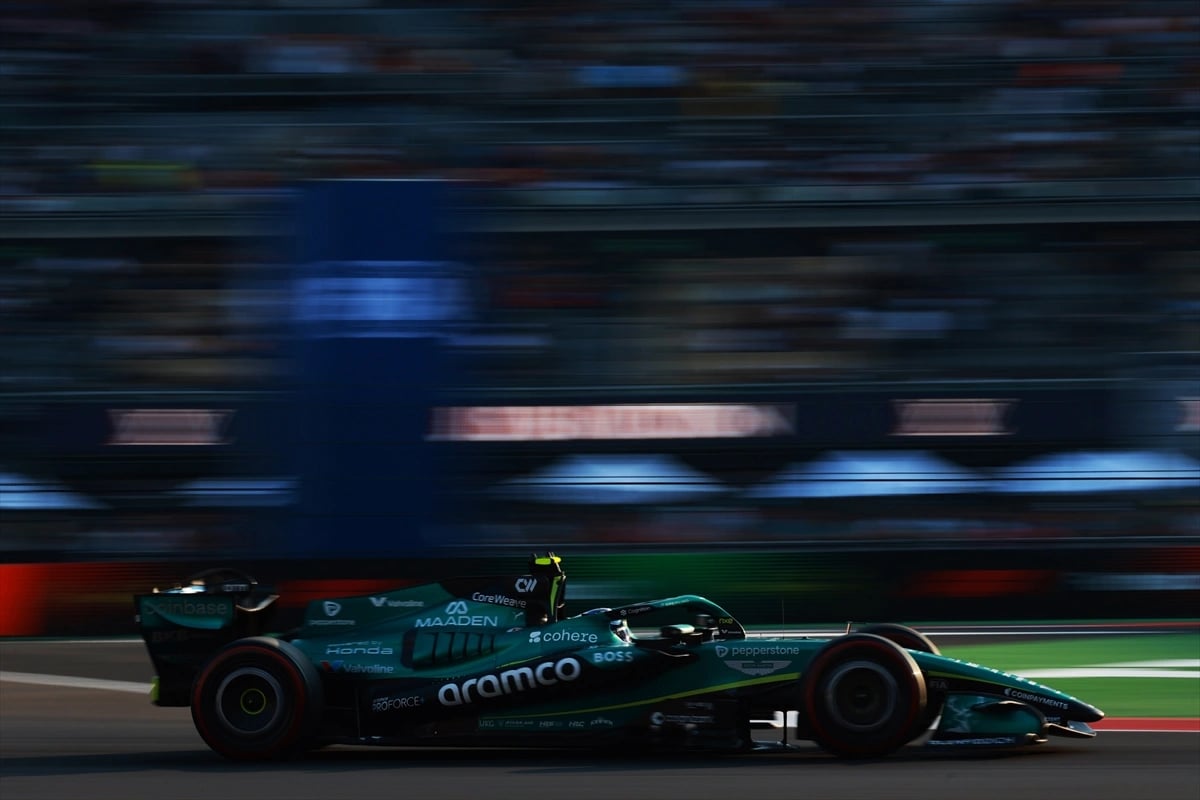 F1 Meksika GP'sinde antrenman zamanı 