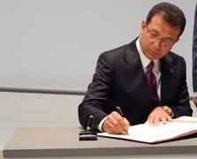 İmamoğlu’na rüşvet veren müteahhite madalya vermişler