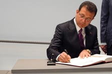 İmamoğlu’na rüşvet veren müteahhite madalya vermişler