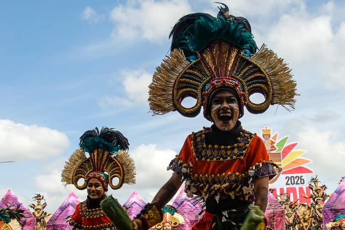 Sokak dansı yarışmalarında kıyasıya rekabet