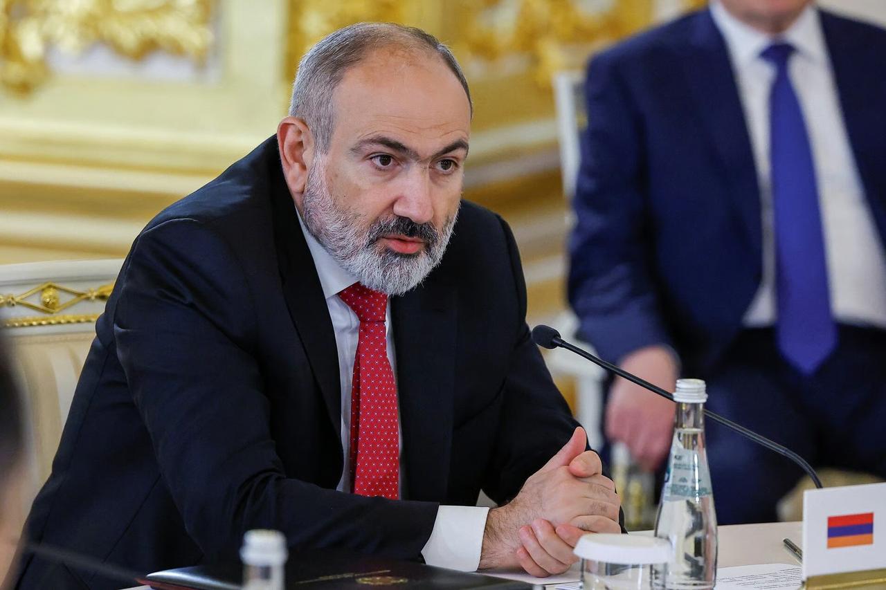 Paşinyan Moskova'dan Türkiye'ye uzanan demiryollarının inşasını istedi