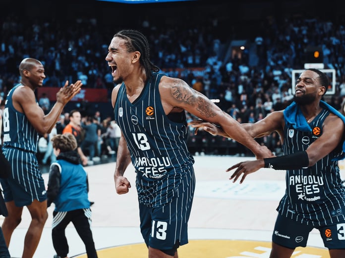 EuroLeague'de zorlu Fransa virajı: Anadolu Efes'ten play-off'a kritik adım