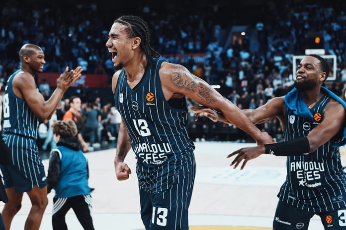 EuroLeague'de zorlu Fransa virajı: Anadolu Efes'ten play-off'a kritik adım