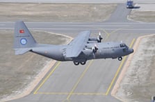 Azerbaycan’dan kalkan askerî kargo uçağı Gürcistan sınırında düştü