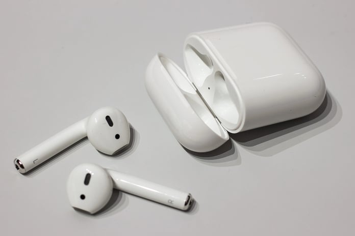 iOS 26 ile AirPods video çekimlerinde mikrofon olarak kullanılabilecek