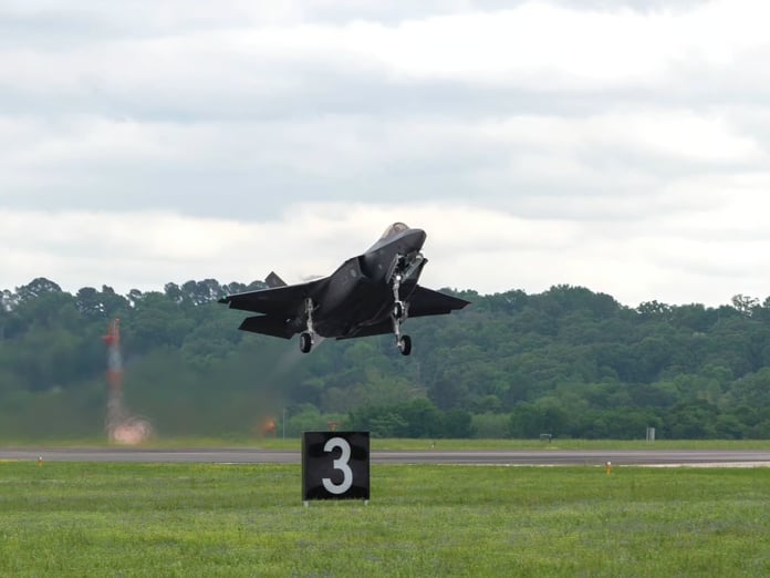 Finlandiya F-35A programında ilk uçuşu gerçekleştirdi