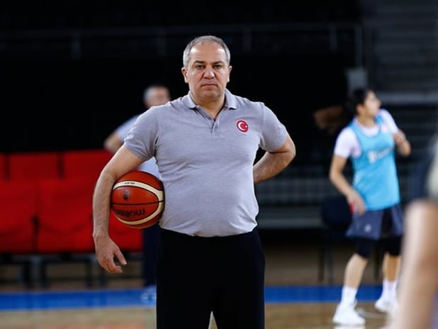A Milli Kadın Basketbol Takımı'nda 3 yıllık Ekrem Memnun dönemi sona erdi: Türkiye Basketbol Federasyonu sözleşmeyi yenilemedi