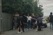 Kadın polise saldırdı, hakaret etti, serbest bırakıldı!