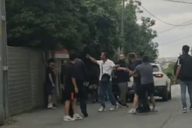 Kadın polise saldırdı, hakaret etti, serbest bırakıldı!