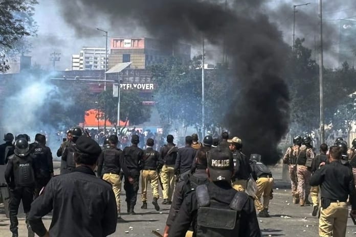 Pakistan’da Hamaney'in ölümü sonrası sokağa çıkma yasağı ilan edildi