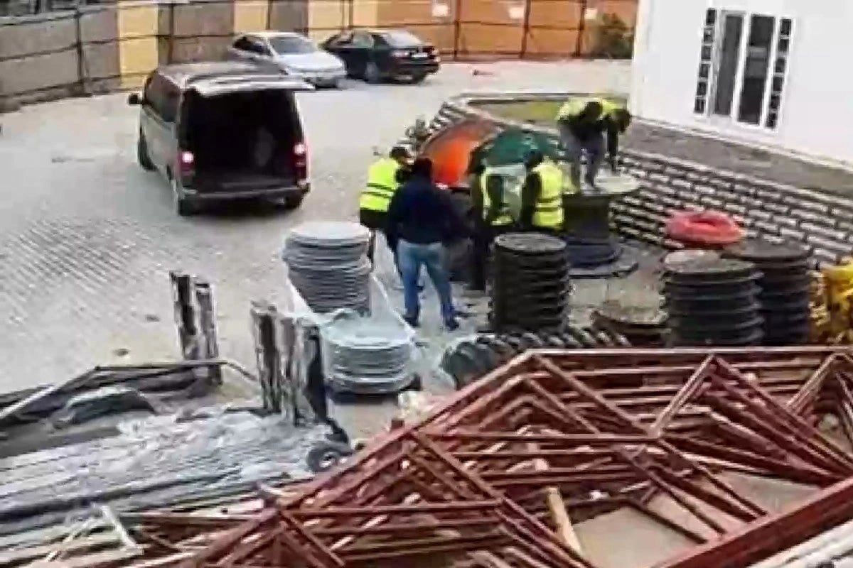 İşçi kılığında 1 milyon 400 bin liralık kablo çaldılar