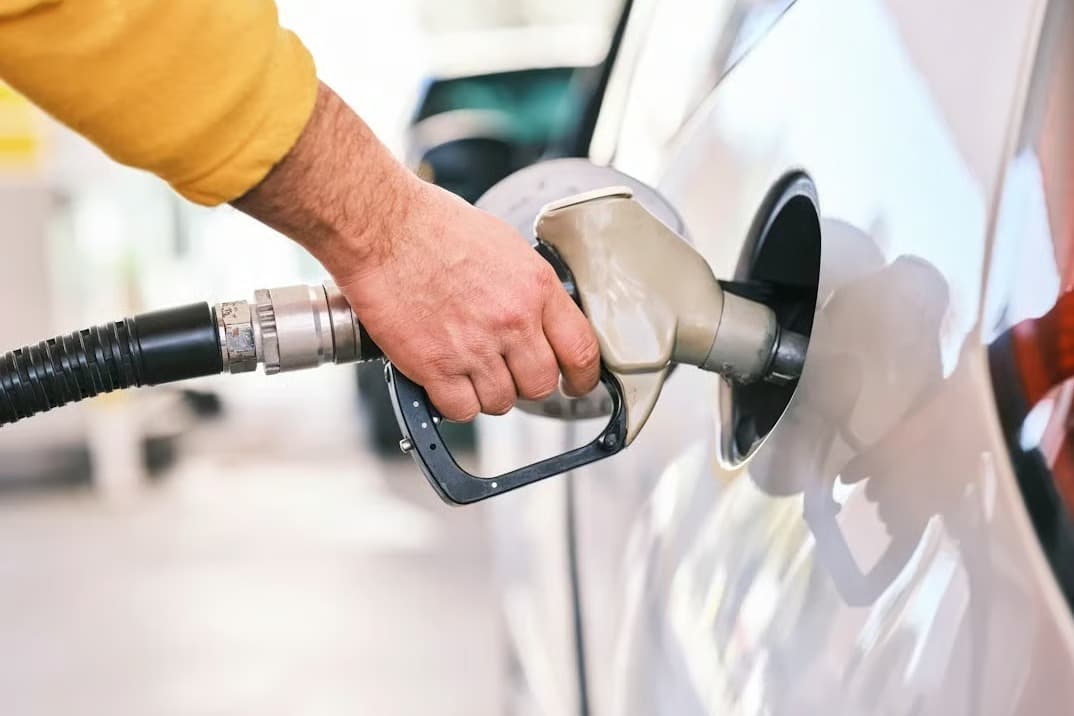 Benzin - motorin fiyatları ne kadar, zam mı geldi? 2 Nisan benzin-motorin litresi kaç TL?