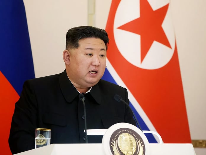 Kim Jong-un nükleer silahlardan vazgeçmeyeceklerini açıkladı