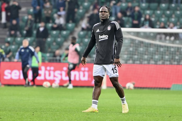 Junior Olaitan, eski takımına karşı