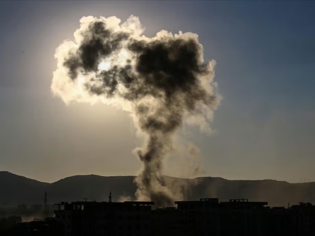 İsrail Suriye Cumhurbaşkanlığı Sarayı'nı hedef aldı