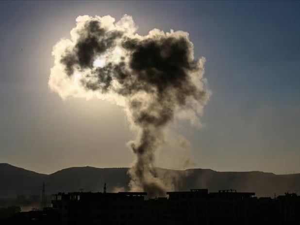 İsrail Suriye Cumhurbaşkanlığı Sarayı'nı hedef aldı