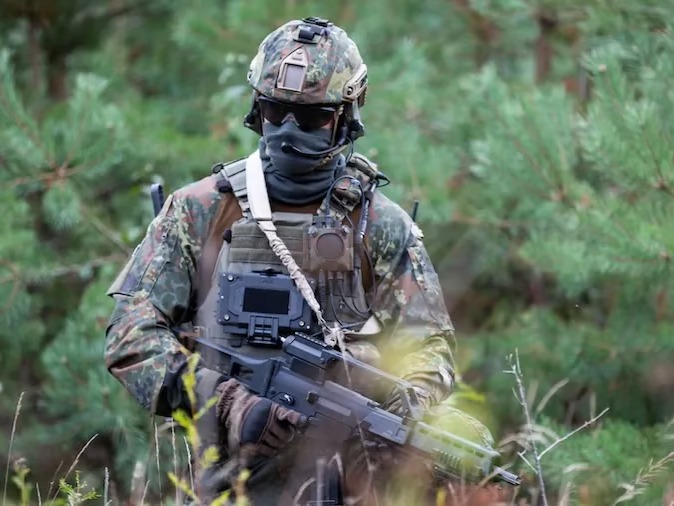 Almanya 1 milyar euroluk dijital asker sistemi siparişi verdi