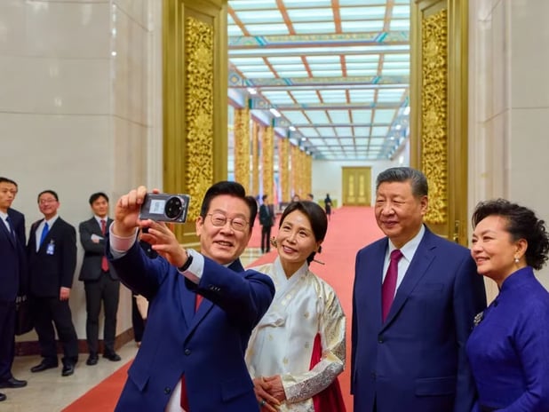 Güney Kore Devlet Başkanı Lee Jae Myung ile Xi Jinping Pekin'de görüştü