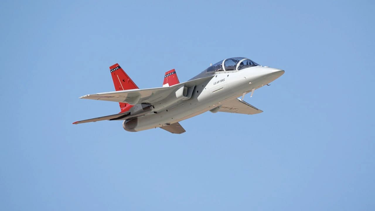 ABD Hava Kuvvetleri üçüncü T-7A Red Hawk jet eğitim uçağını teslim aldı