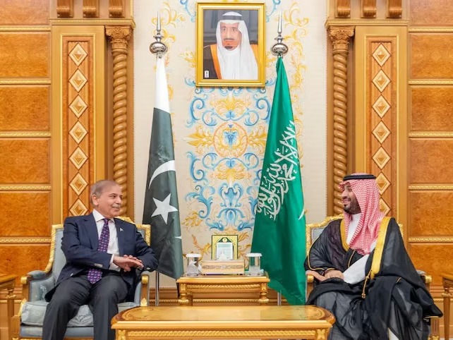 Suudi Arabistan ve Pakistan arasında karşılıklı savunma anlaşması imzalandı