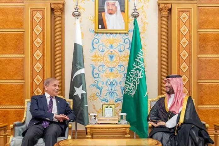 Suudi Arabistan ve Pakistan arasında karşılıklı savunma anlaşması imzalandı