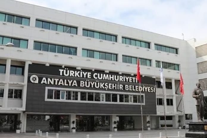 Antalya Büyükşehir Belediyesi'ne ikinci dalga operasyon: 3 gözaltı