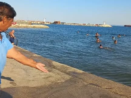 Tekirdağ'da mavi bayraklı plaja lağım aktı
