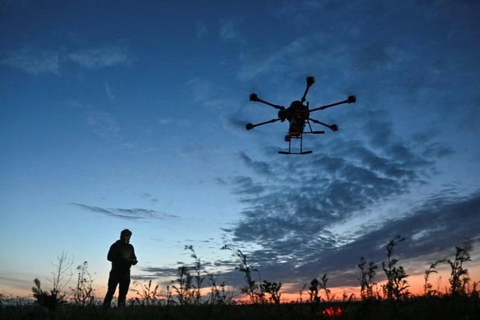 Yapay zeka destekli drone sürüleri savaş alanına girdi