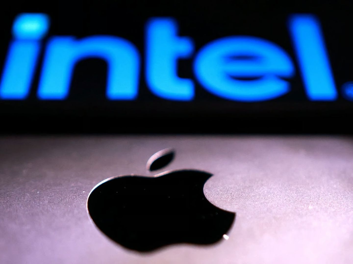 Trump'ın baskısı sonuç verdi: Apple ve Intel dev çip anlaşmasına imza attı