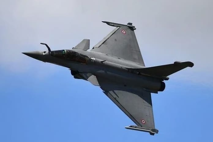 Endonezya, Fransa’dan ilk Rafale savaş uçaklarını teslim aldı