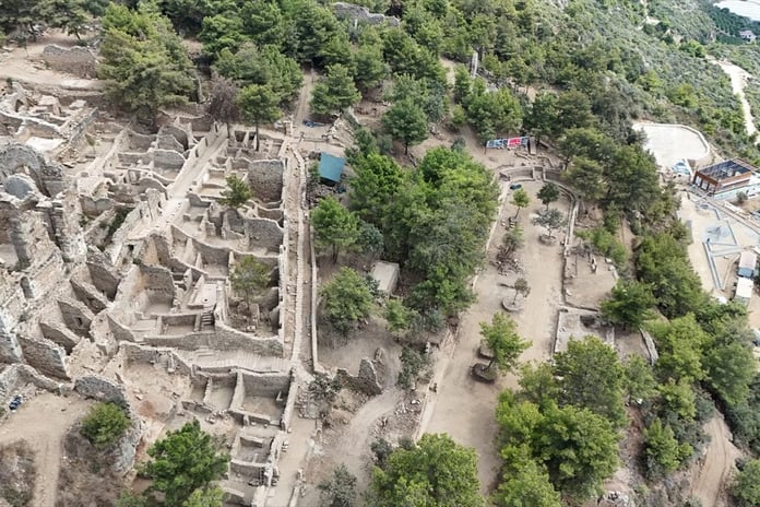Syedra Antik Kenti'nde 1800 yıllık stadyum gün yüzüne çıkarıldı