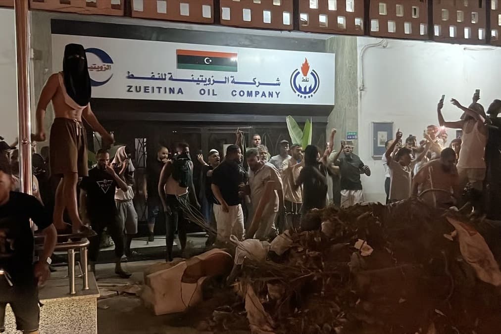Libya'da elektrik protestoları sivil itaatsizlik getirdi