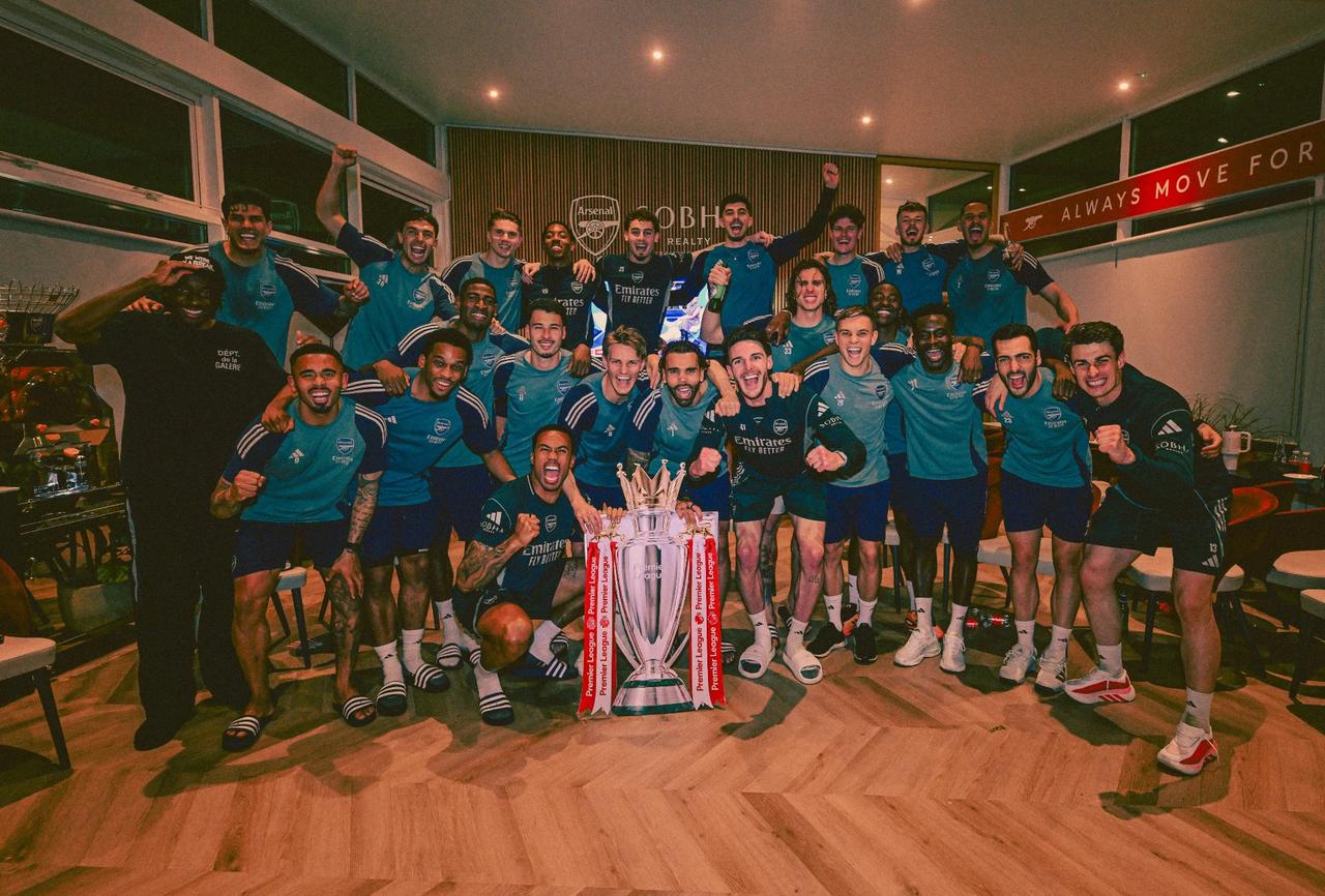 Manchester City puan kaybetti, Arsenal Premier Lig'de 22 yıllık şampiyonluk hasretini bitirdi