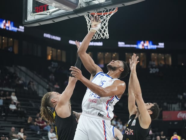Anadolu Efes play-off serisine hızlı başladı: Evinde Mersin Spor'u mağlup eden lacivert beyazlılar, seride durumu 1-0 yaptı