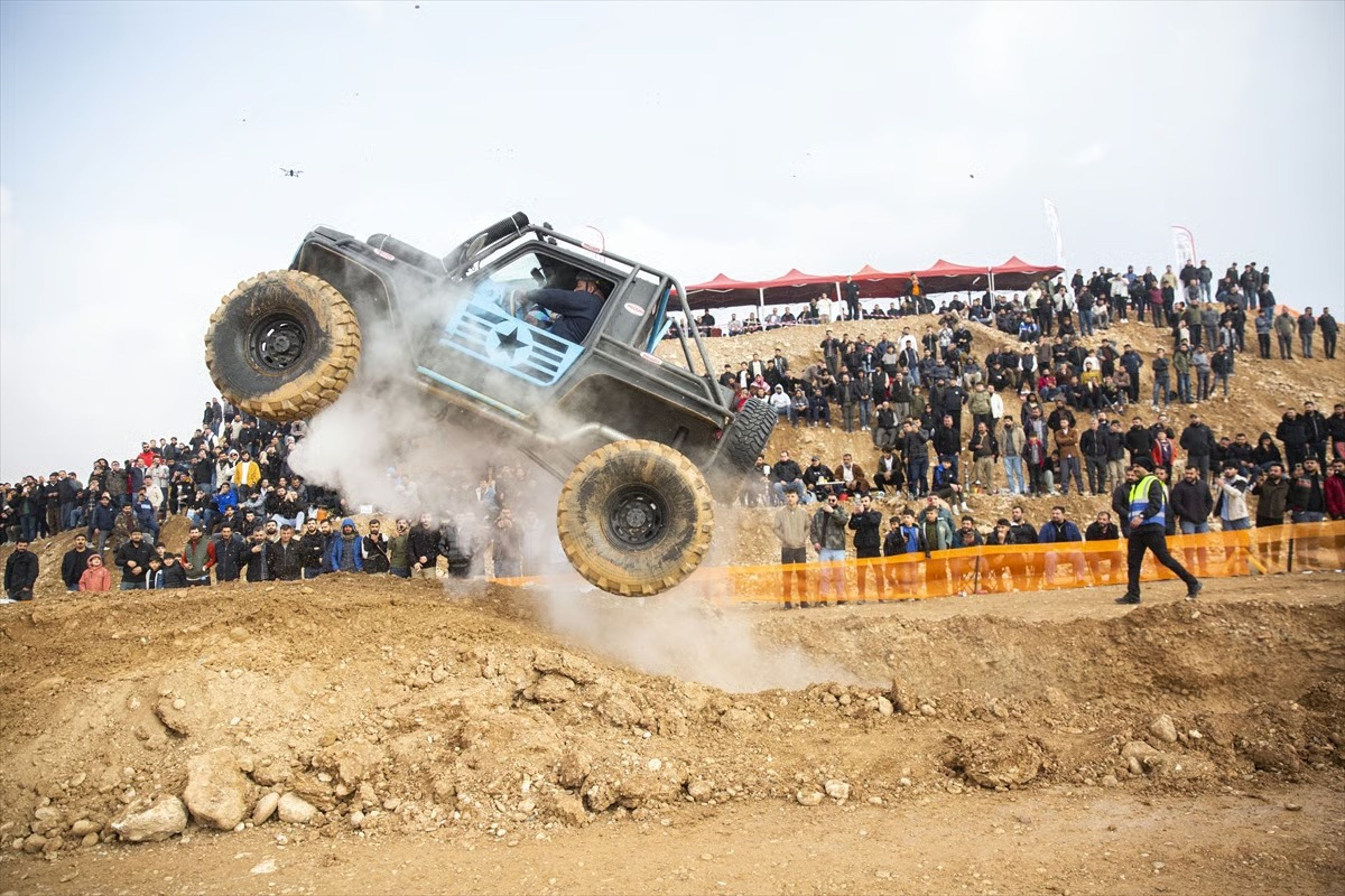 Irak'ta Off-Road rüzgarı: Makinanın doğayla savaşı renkli görüntülere sahne oldu
