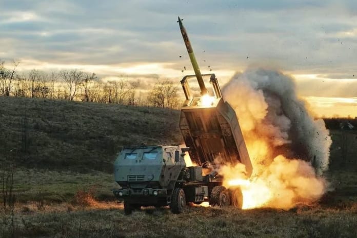 İngiliz Ordusu ilk M270A2 roketatar sistemlerini teslim aldı