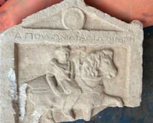 Denizli'de "Apollon'un Oğlu Asker" yazan stela bulundu