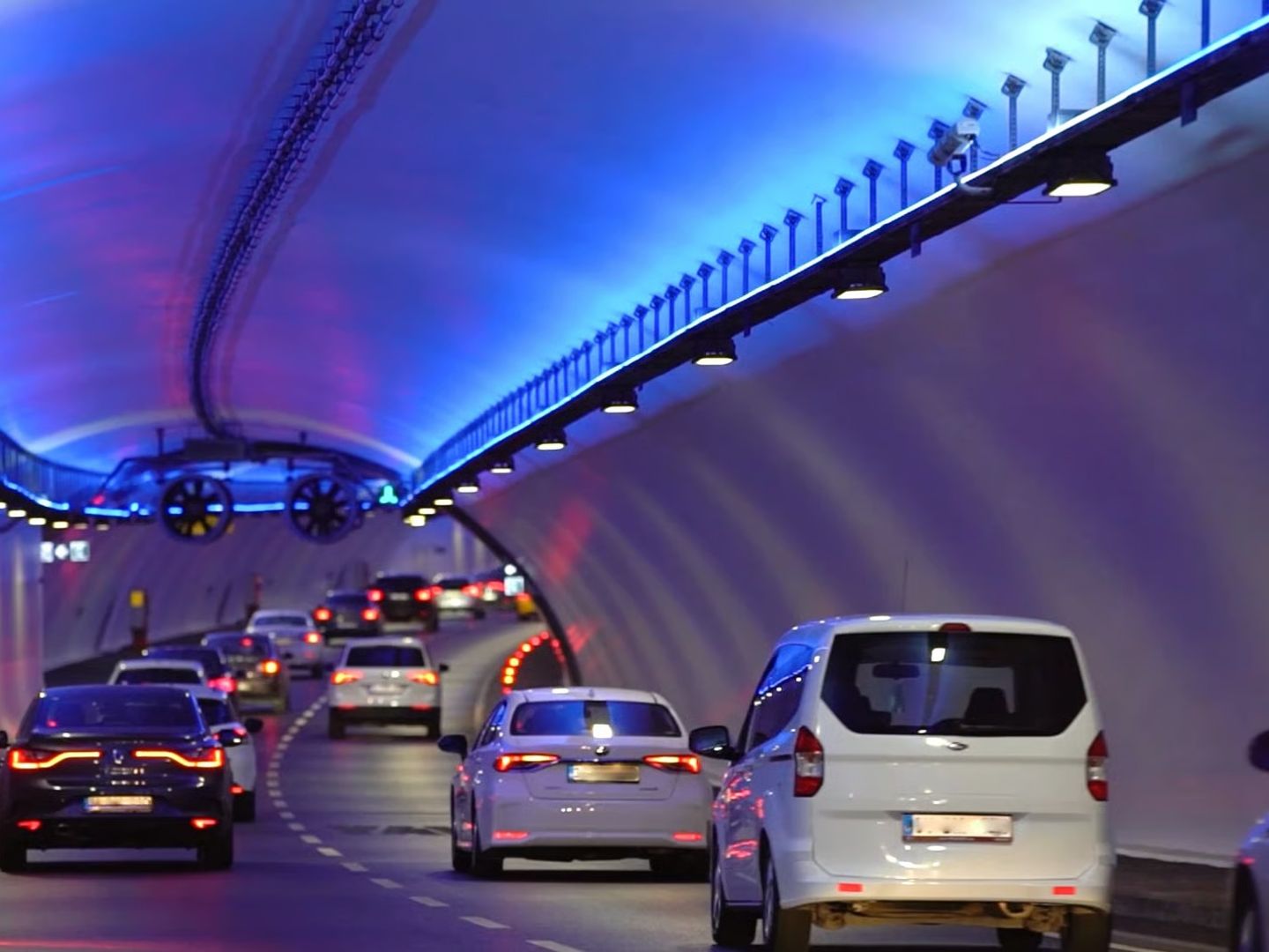 Son dakika Avrasya Tüneli'nde ne oldu, kaza mı oldu? İstanbul Valiliği ile 8 Haziran Avrasya Tüneli trafiğe açıldı mı?