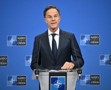 Rutte: “Putin’i masaya oturtabilecek tek lider Trump”