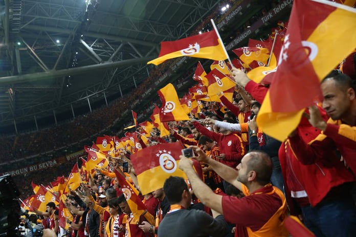 Fenerbahçe ve Galatasaray Avrupa'yı solladı: Kombine fiyatları dikkat çekti