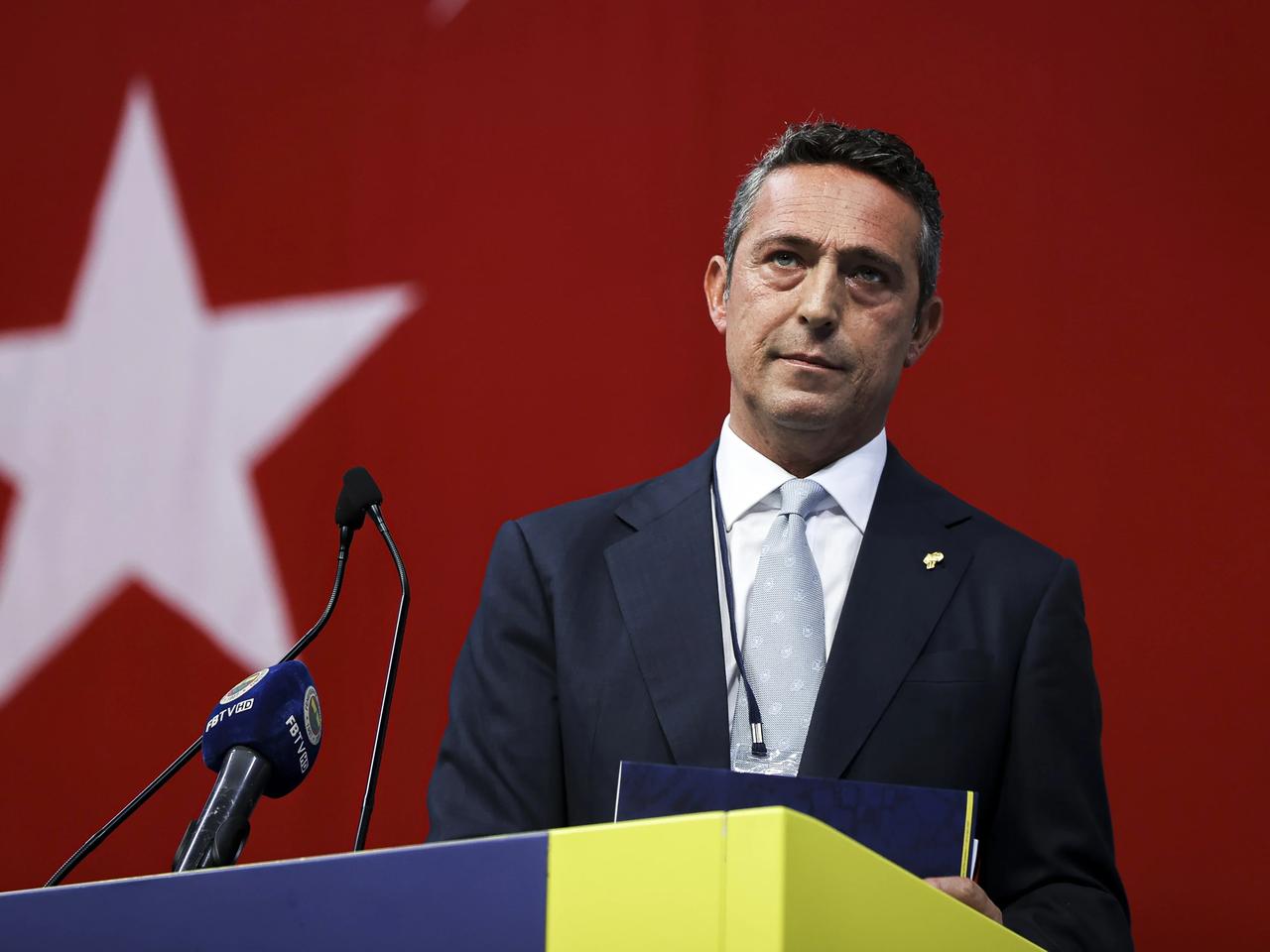 Fenerbahçe'de 'dernek ziyareti' tartışması
