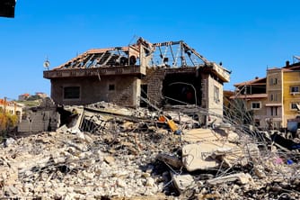 Israeli Strike Kills 10 in Lebanon
