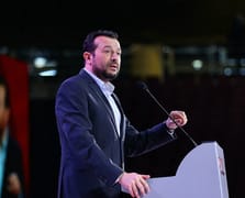 Yunan vekilin gazeteciye saldırısı AP'yi sarstı