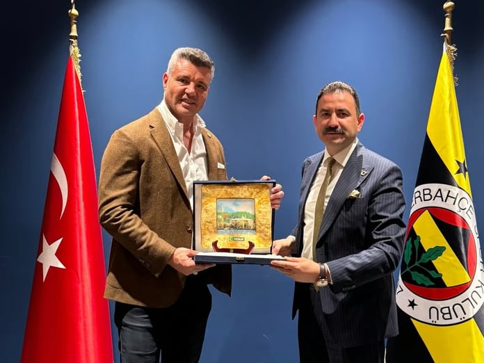 Yeşilay'dan Fenerbahçe Başkanı Sadettin Saran'a ziyaret