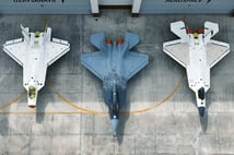 TUSAŞ, üç KAAN prototibini ilk uçuşun ikinci yılında birlikte sergiledi