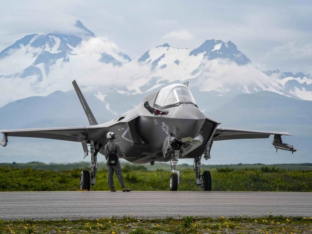 İsviçre, artan maliyetler nedeniyle F-35 savaş uçağı siparişini azaltmayı planlıyor