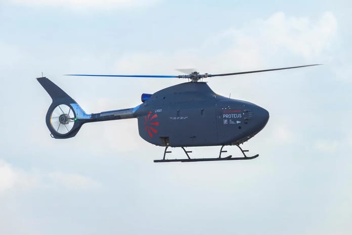 İngiliz Donanması, Kuzey Atlantik tehditlerine karşı mürettebatsız yeni helikopterini uçurdu