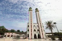 Bir din aliminin rüyası: Gökten inen ilahiyat camisi