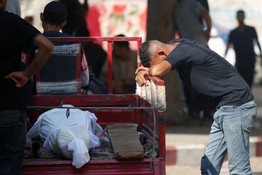 Israeli Strikes Kill 44 in Gaza 