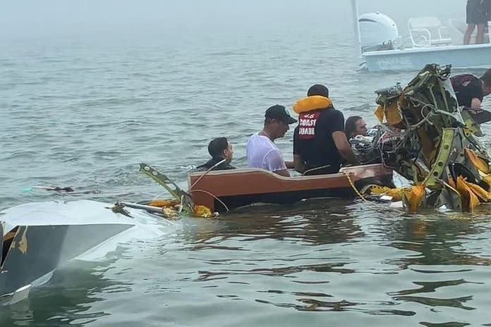 Meksika uçağı Texas açıklarında düştü: 5 ölü